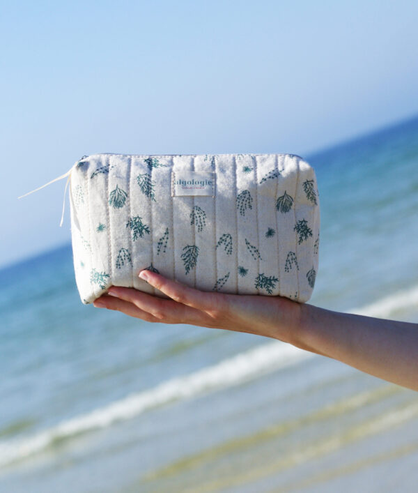 Cosmetic pouch